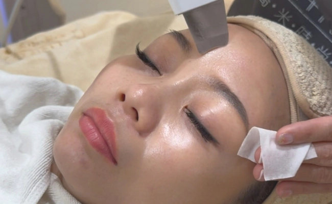 水飛梭微震頻喚醒肌膚，促進膠原蛋白生成與緊緻彈性