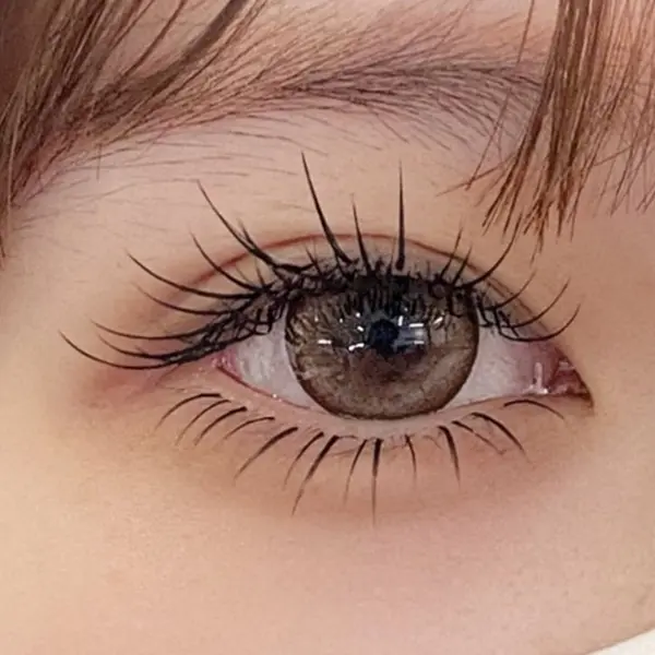 流蘇款與太陽花款仿真美睫，自然綻放立體雙眼