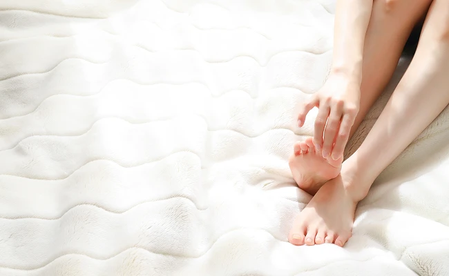 小腿去角質護理，肌膚透亮示意